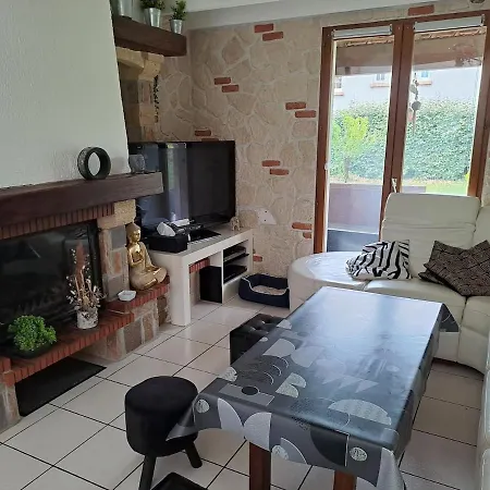 Jolie Maison Avec Piscine