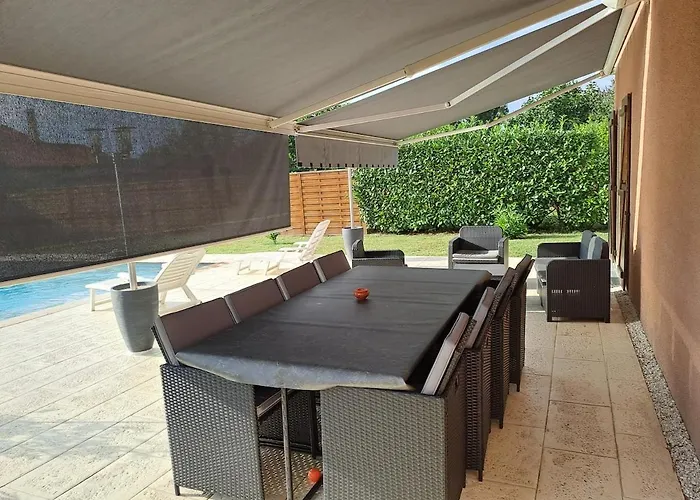 Jolie Maison Avec Piscine