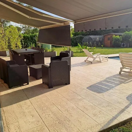 Jolie Maison Avec Piscine *