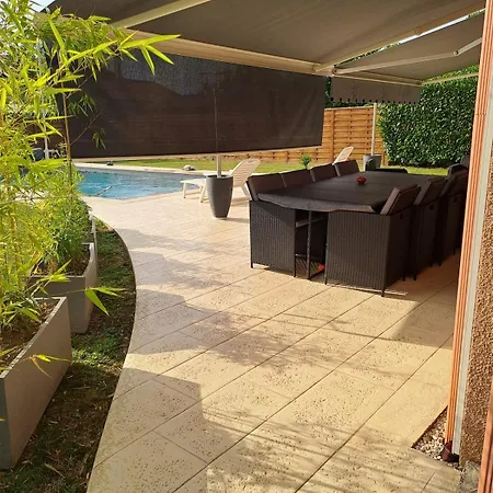 Jolie Maison Avec Piscine *